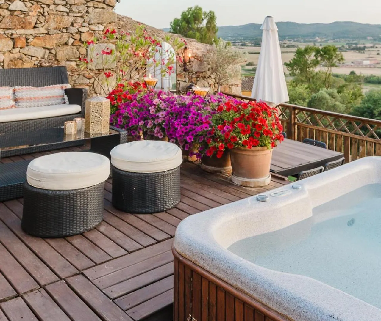 Casa Rural Con Jacuzzi En Centro Historico De Pals 0*,  Spain