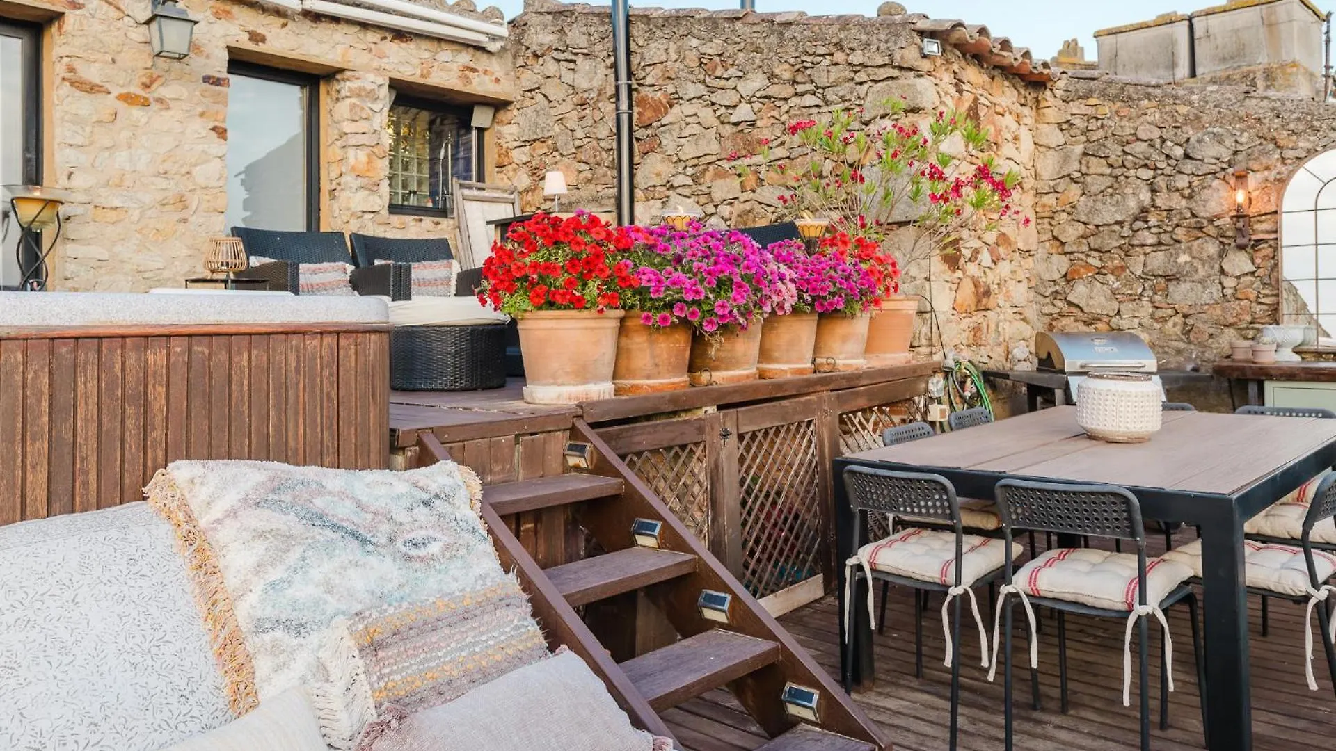 Casa Rural Con Jacuzzi En Centro Historico De Pals 0*,
